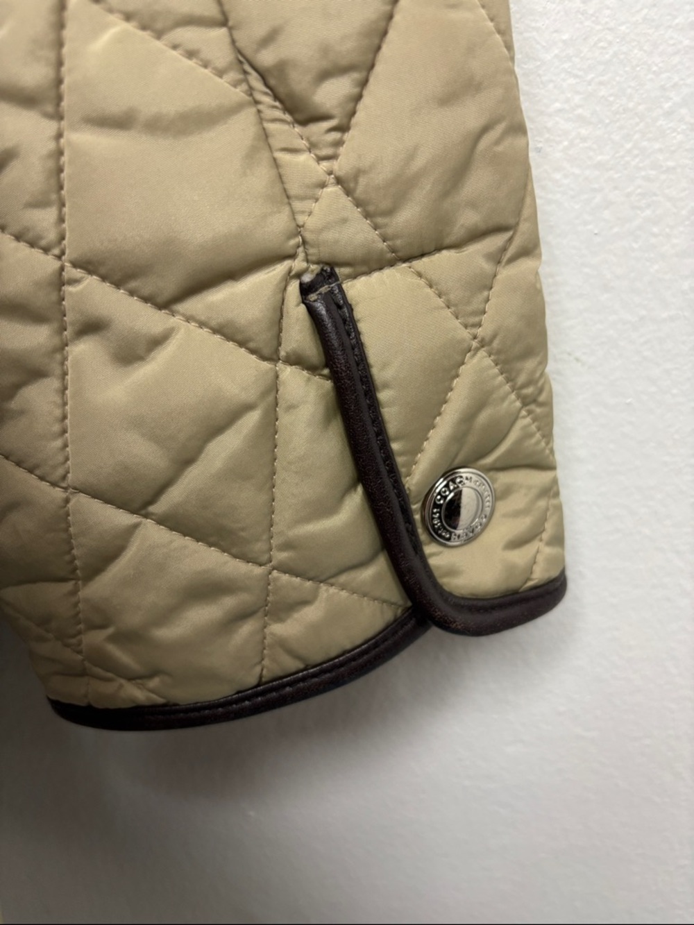 Coach Women's Large Classic Diamond Quilted Jacket Tan Snap Button Leather Trim - Picture 6 of 8